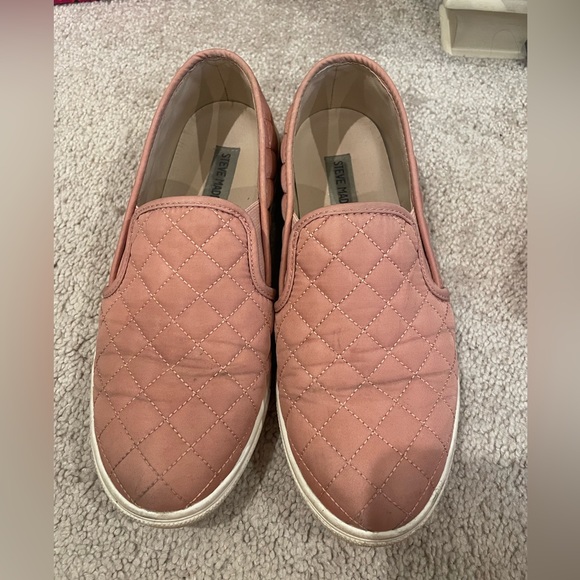 Pink slip on Steve Madden shoes - Picture 1 of 1